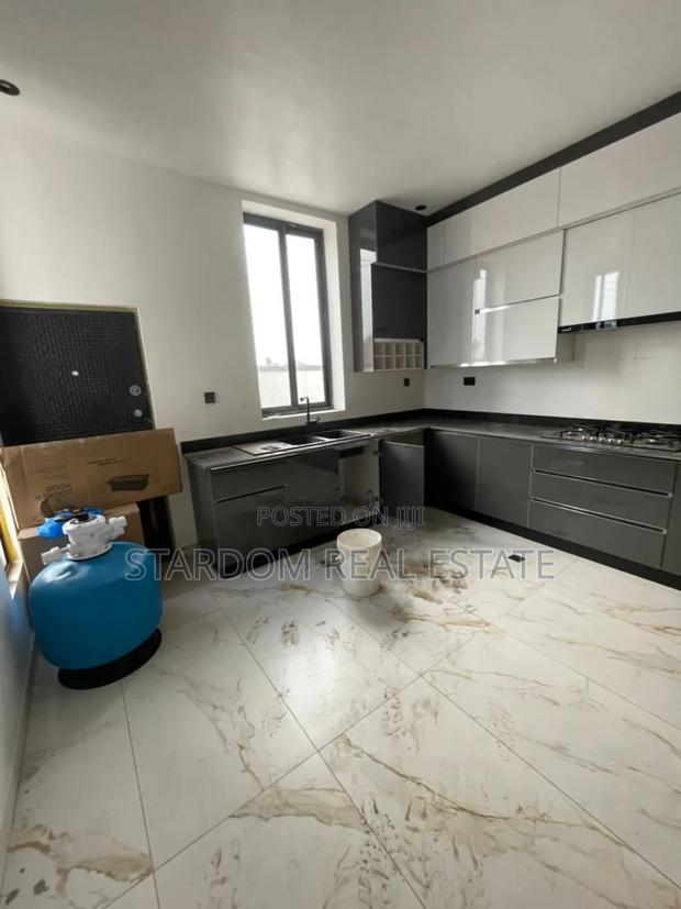 5bdrm Duplex in Adjiringanor, East Legon for sale · Photo 3