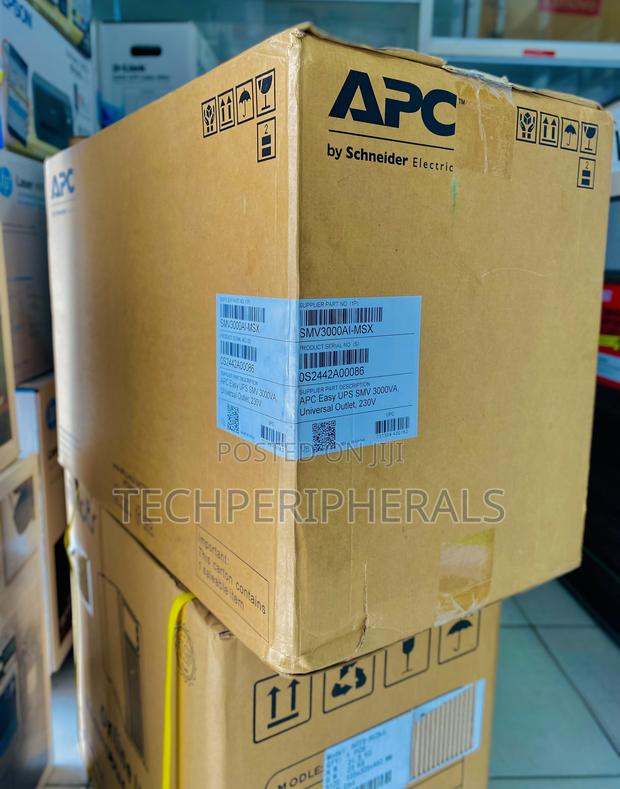 Apc Easy Ups SMV 3000va Universal Outlet, 230v Upc · Photo 1