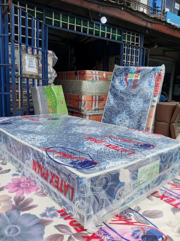 Medium Size Latex Mattress 10" Thick · Photo 1
