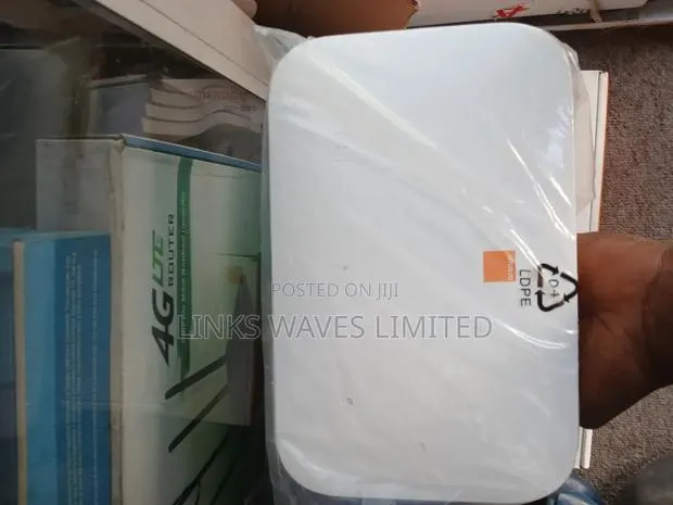 Universal Flybox 4g+ Router · Photo 1