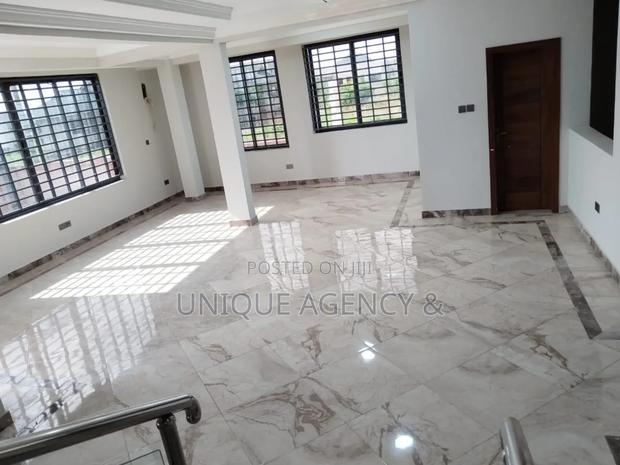 4bdrm Duplex in East Legon for rent · Photo 4