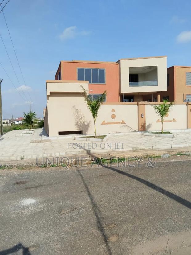 4bdrm Duplex in East Legon for rent · Photo 5
