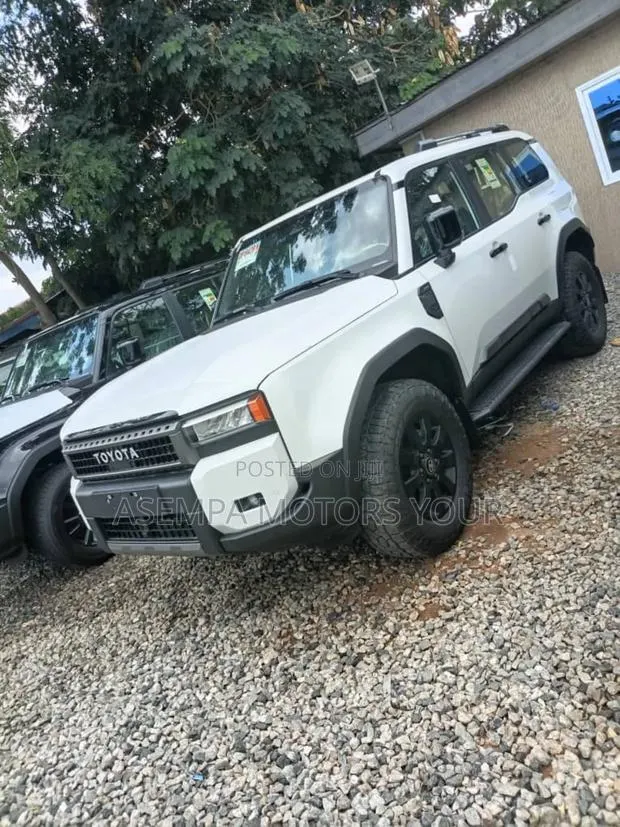 New Toyota Land Cruiser Prado 2.8 2025 White · Photo 1