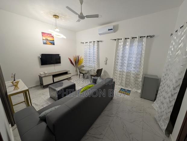 Furnished 1bdrm Apartment in Abby And Gayle, Lake Side Estate for rent · Photo 3