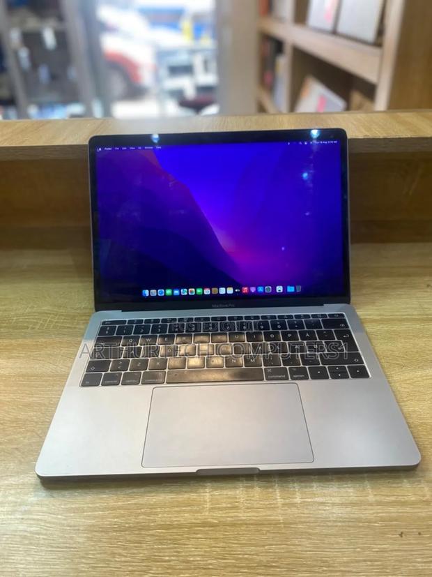 Laptop Apple MacBook Pro 2017 8GB Intel Core I5 SSD 128GB · Photo 2