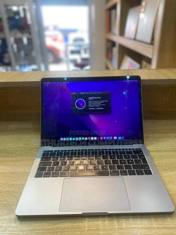 Laptop Apple MacBook Pro 2017 8GB Intel Core I5 SSD 128GB · Photo 4
