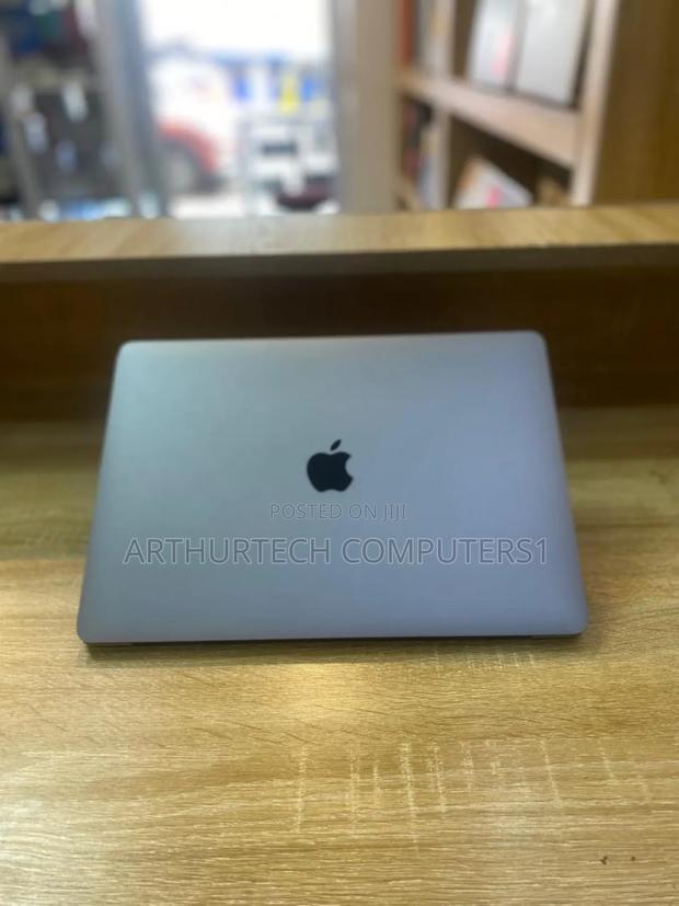 Laptop Apple MacBook Pro 2017 8GB Intel Core I5 SSD 128GB · Photo 1
