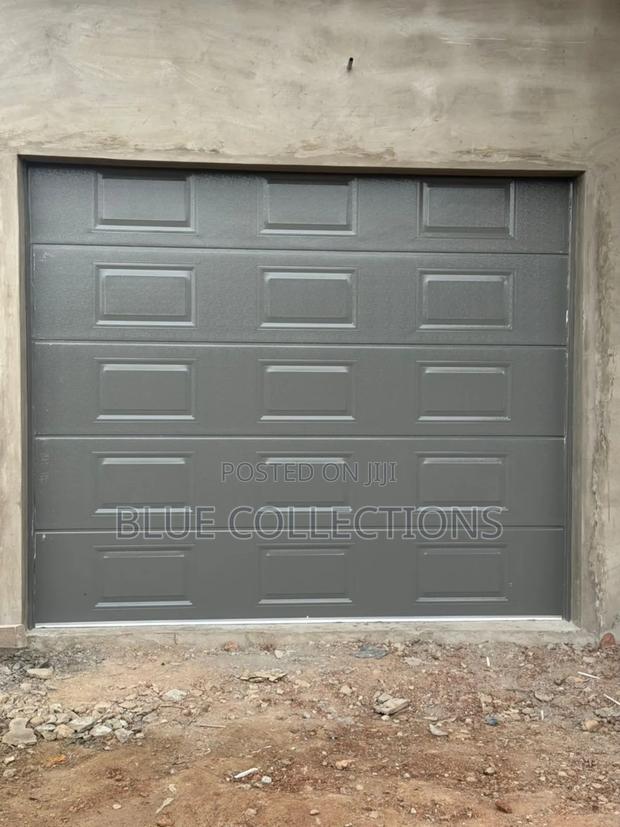 9×7 Garage Door · Photo 1