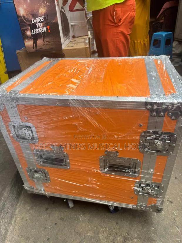 Jac 12 Unit Amp Rack · Photo 1