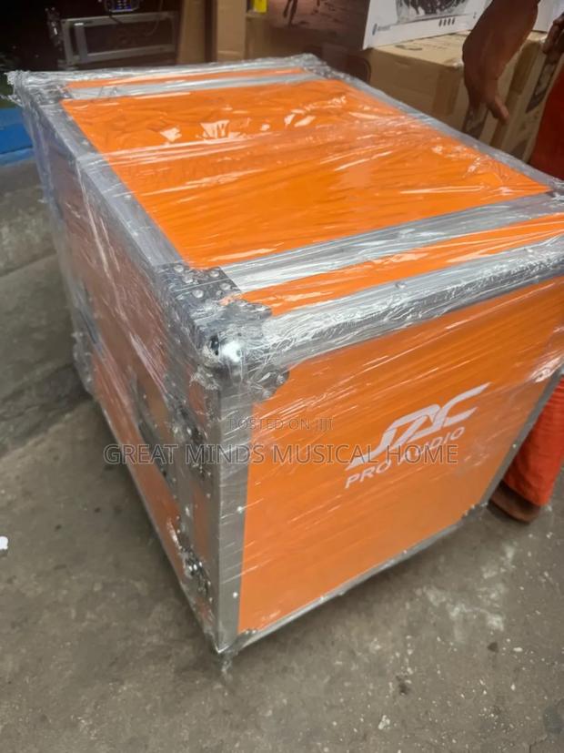 Jac 12 Unit Amp Rack · Photo 3