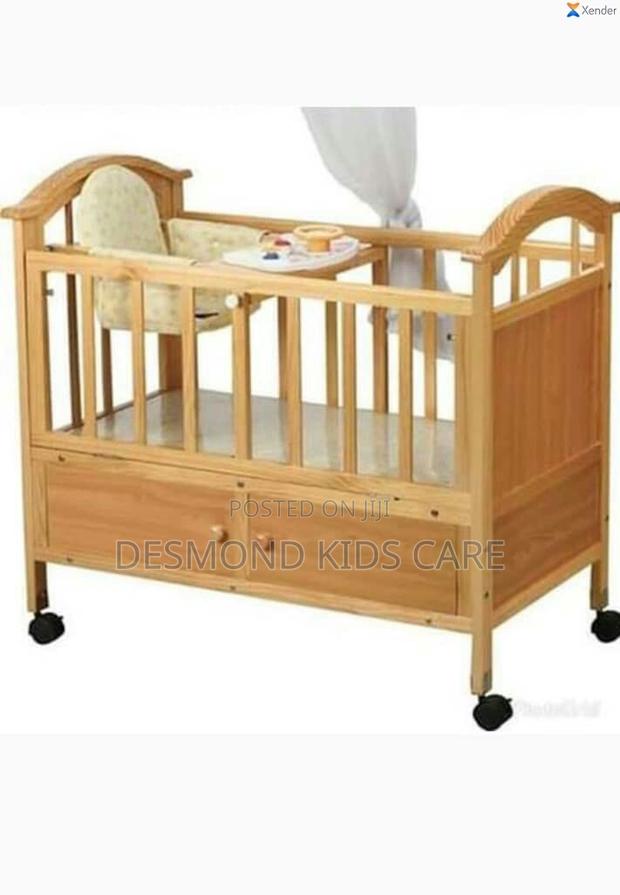 Baby’S Wooden Cot With Drawer · Photo 1