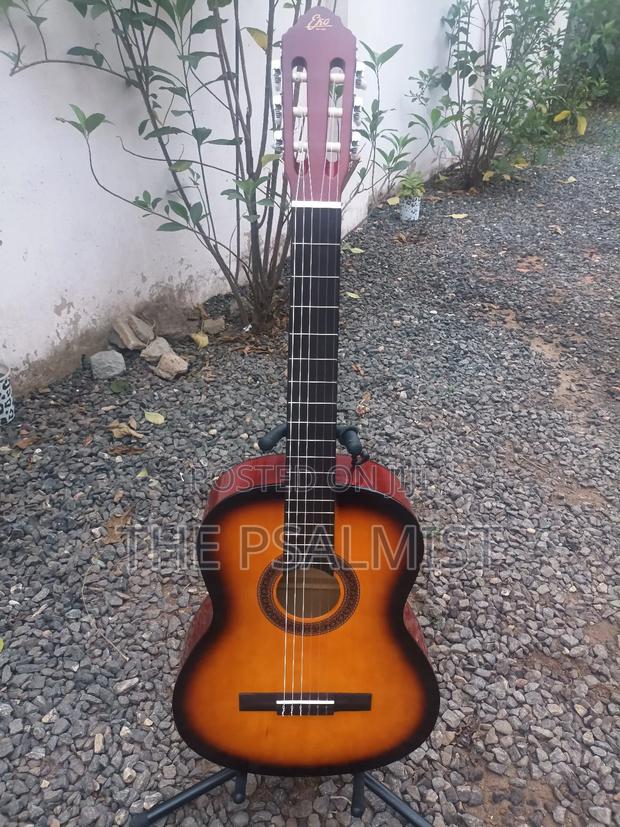 Eko Est. 1959 Cs 10 Sunburst Classical Guitar · Photo 1