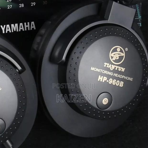 Studio Headset · Photo 3