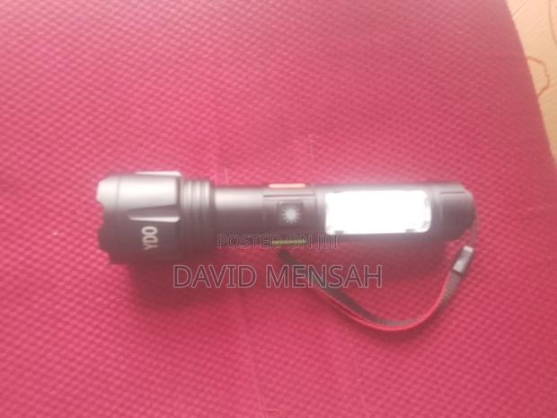 Portable Led Flashlight · Photo 2