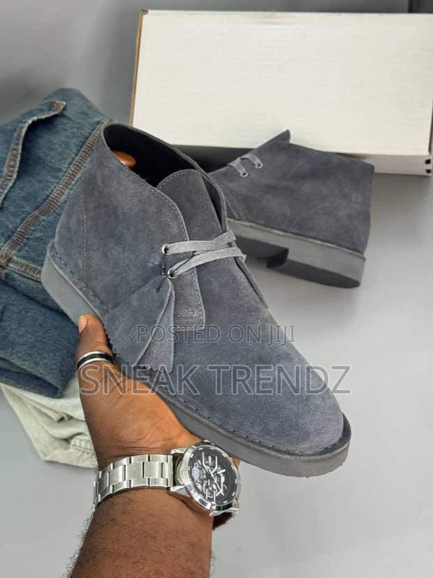 Clarks Desert Shoe Gray · Photo 1