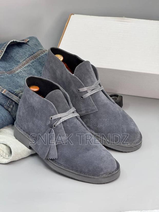 Clarks Desert Shoe Gray · Photo 2