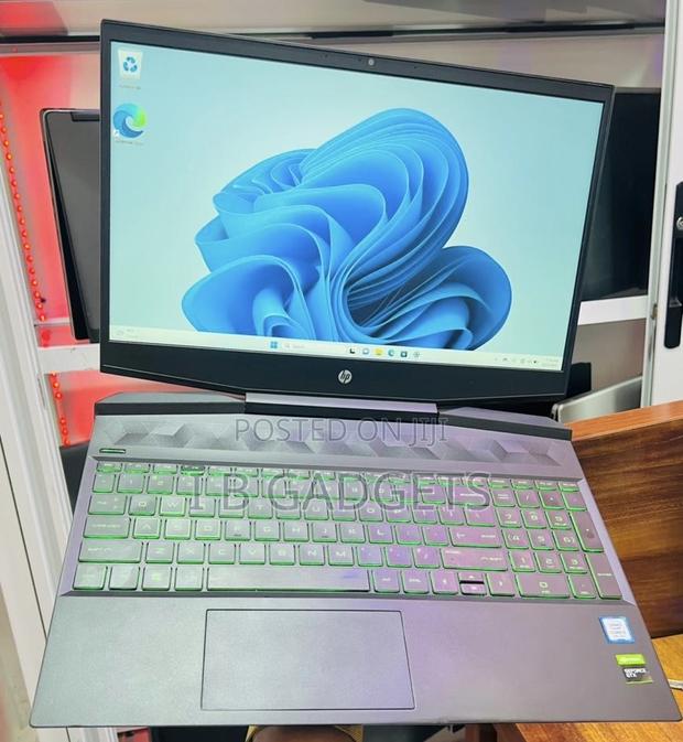 Laptop HP Pavilion 15 1GB Intel Core i5 SSD 512GB · Photo 1