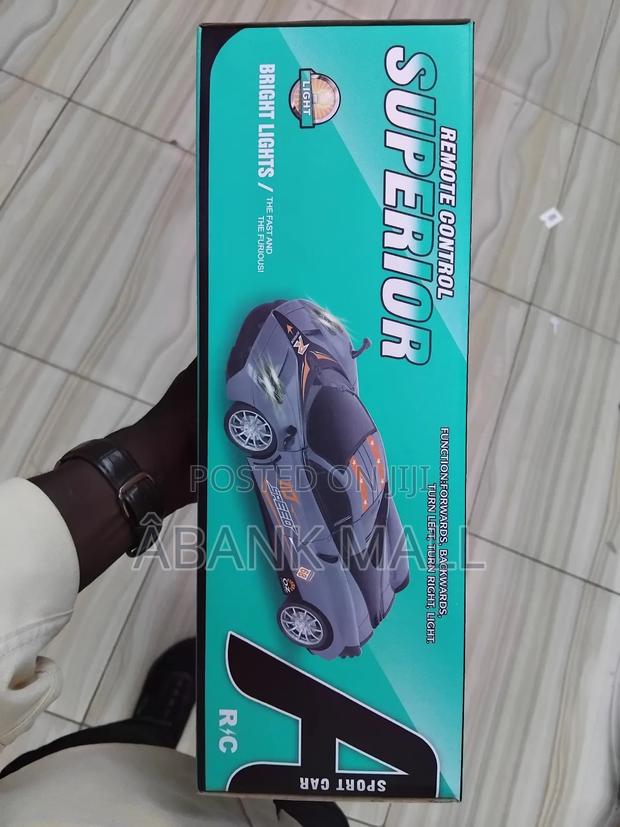 Remote Control Racing Car · Photo 3