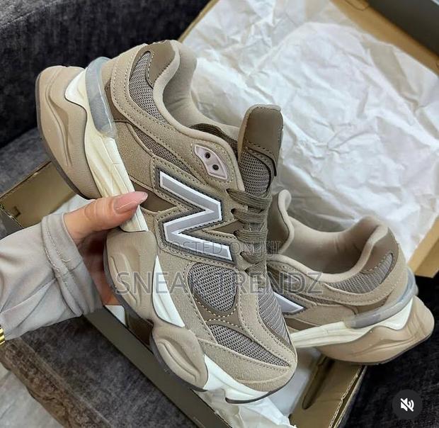New Balance 9060 Lite Brown N Cream · Photo 1