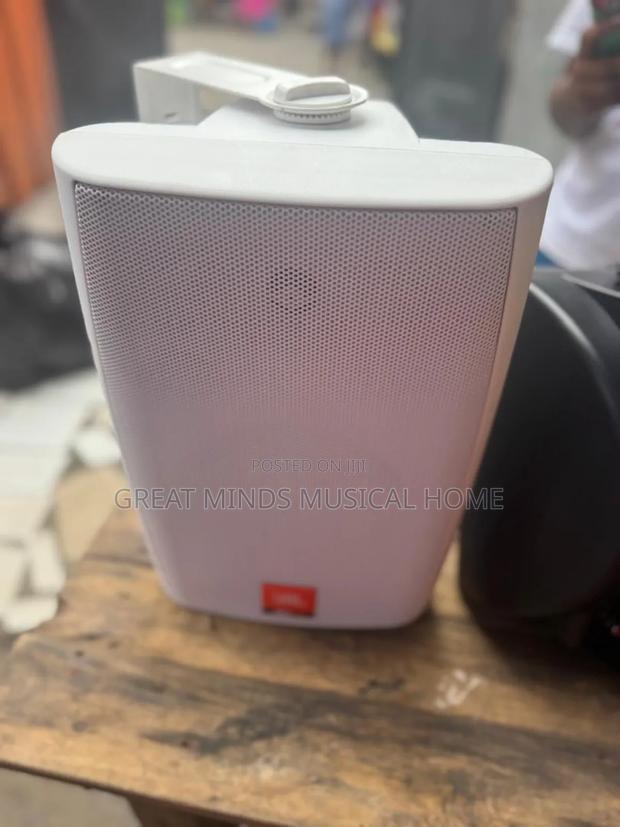 JBL 8" Wall Mounted Speaker (Pair) · Photo 2