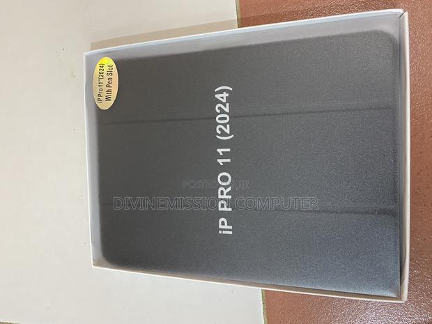iPad Pro 11 (2024) Case/Cover With Pen Space · Photo 4