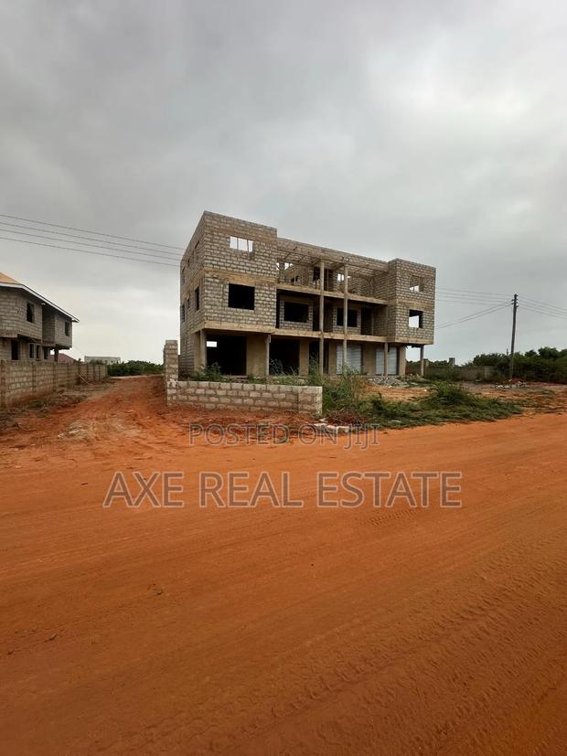 Fast Growth >> Authentic Plots at Prampram Oasis International Center · Photo 2