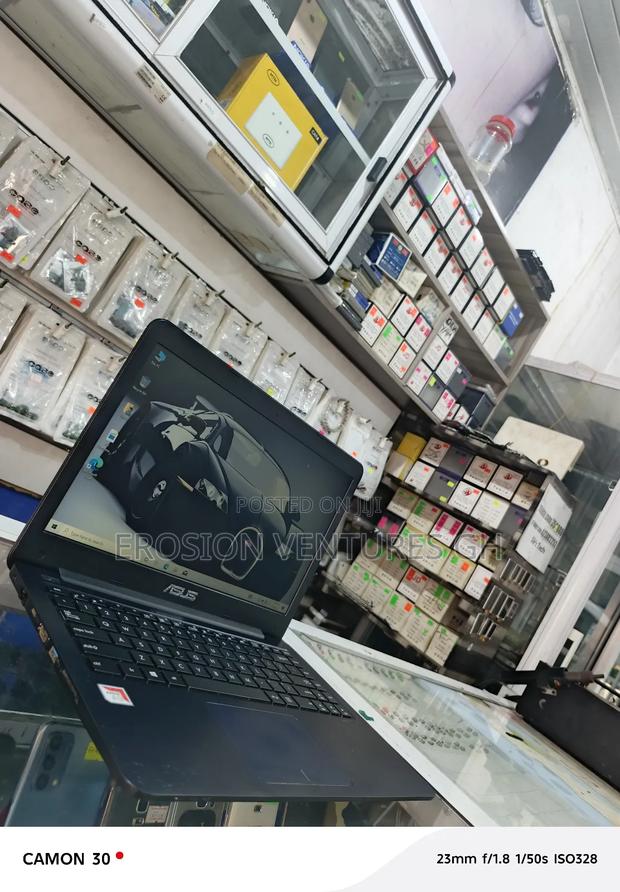 Laptop Asus 8GB AMD A8 SSD 128GB · Photo 5
