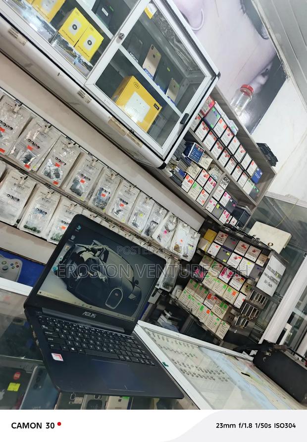 Laptop Asus 8GB AMD A8 SSD 128GB · Photo 6