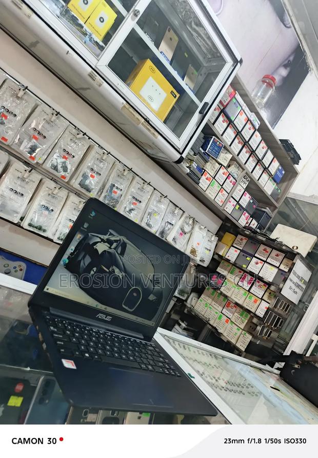 Laptop Asus 8GB AMD A8 SSD 128GB · Photo 8
