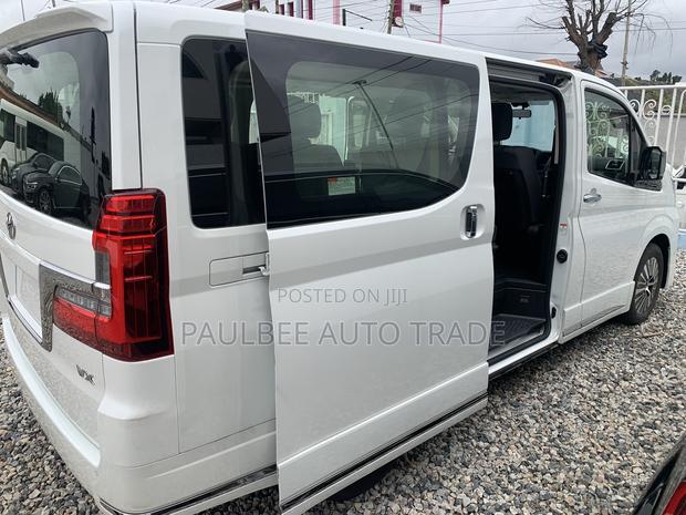 New Toyota HiAce 2024 White · Photo 4