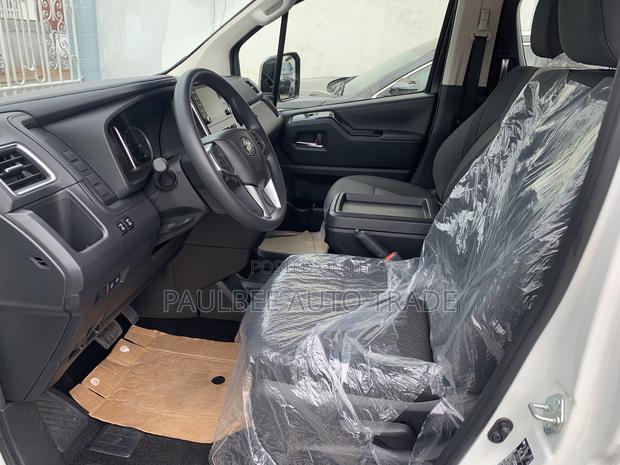 New Toyota HiAce 2024 White · Photo 5