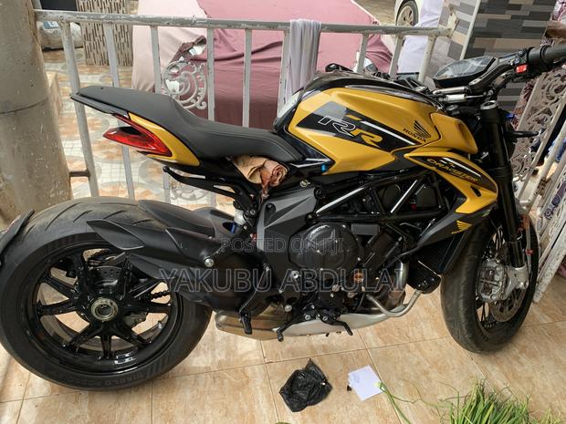 Honda 2025 Yellow · Photo 2