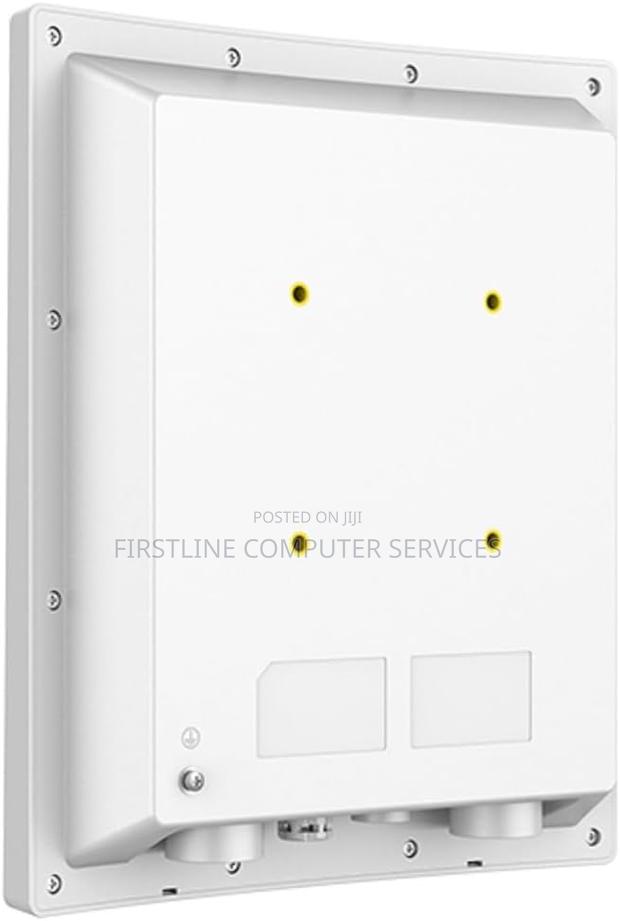 Grandstream Outdoor Ax3000 Wi-Fi 6 Access Point · Photo 2