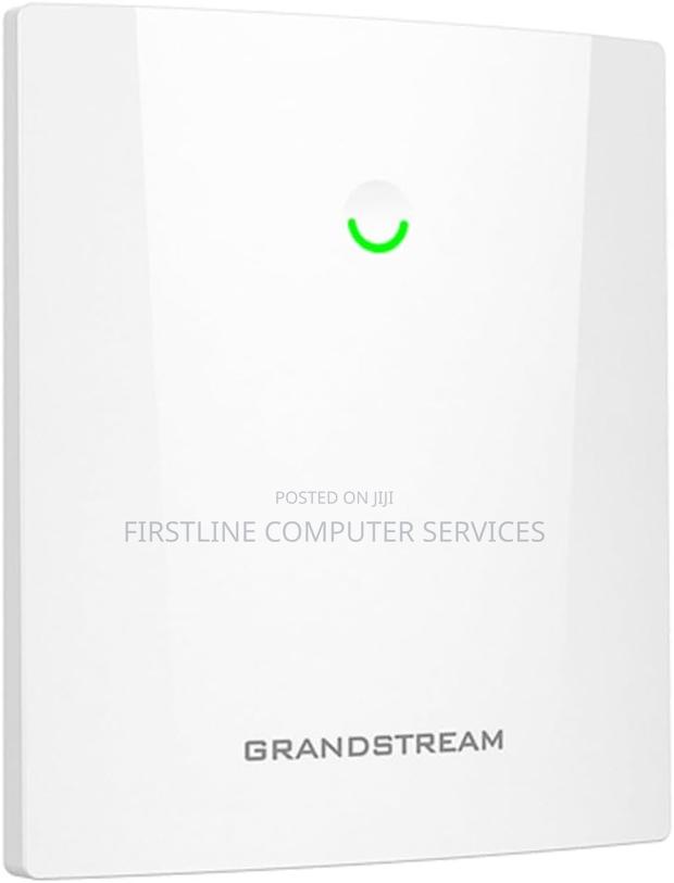 Grandstream Outdoor Ax3000 Wi-Fi 6 Access Point · Photo 3