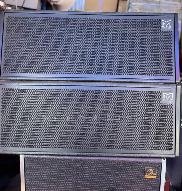 Martin Audio 12 Inches Line Arrays · Photo 1