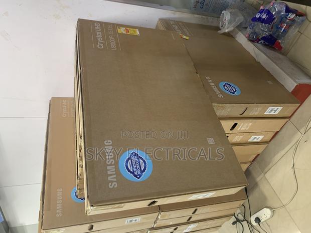 Samsung 43”Smart Series 8 4k Satellite Tv · Photo 1