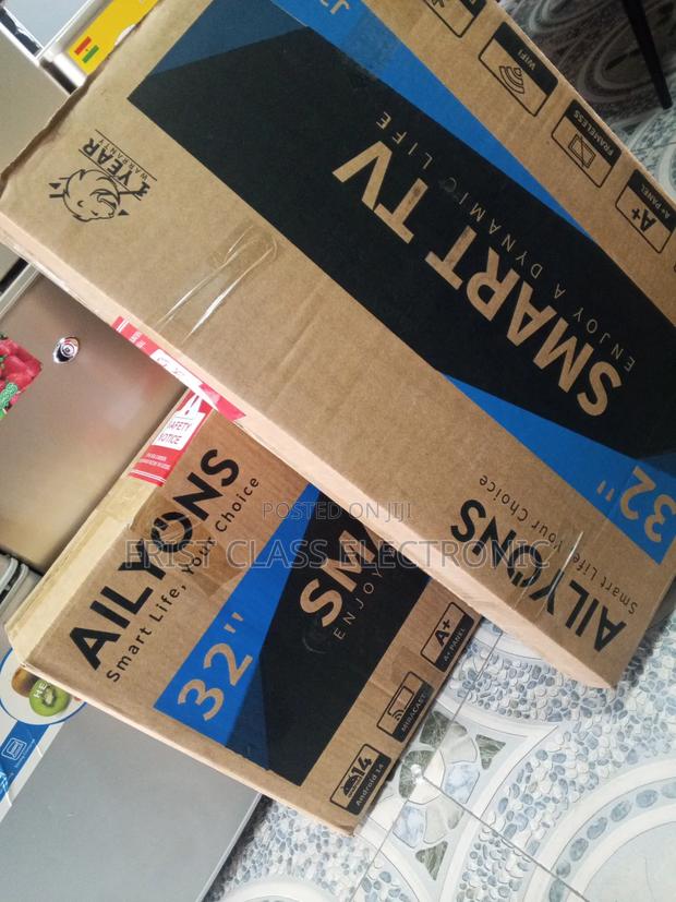 Precision and Performance, Ailyons 32 · Photo 1