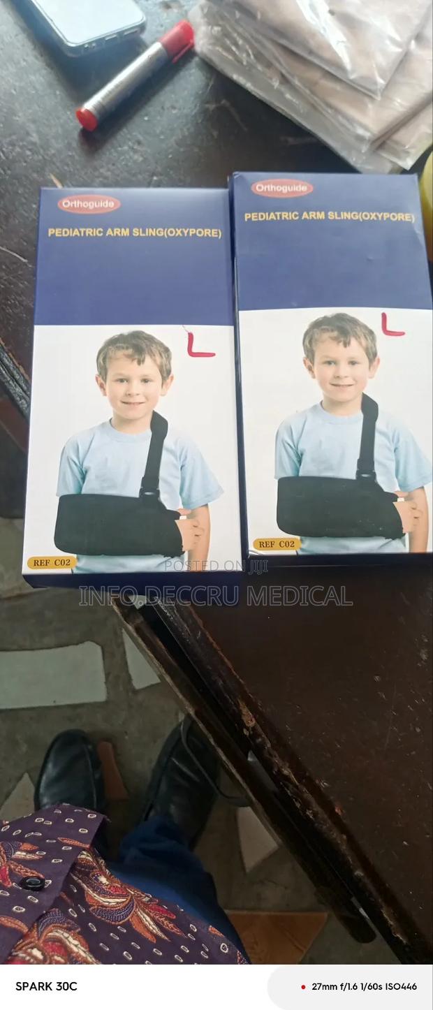 Arm Sling All Sizes · Photo 1