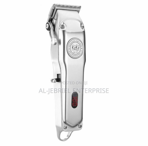 Rechargeable Professional Clipper · Photo 2