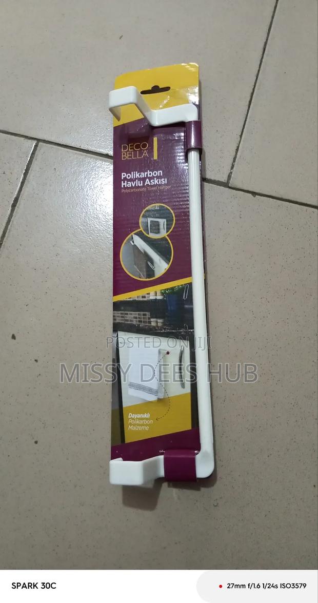 Plastic Towel Hanger · Photo 3