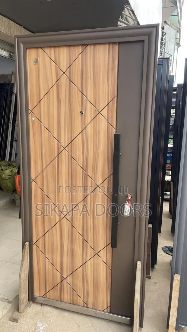 Smooth Premium Door Available · Photo 1