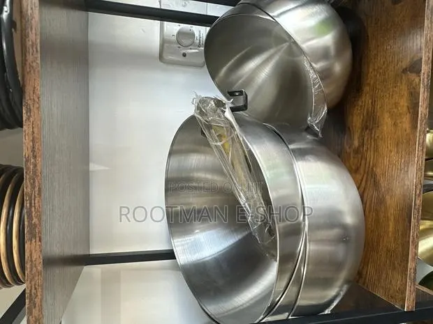 Modern Silver Stainless Steel Serving Bowl · Photo 1