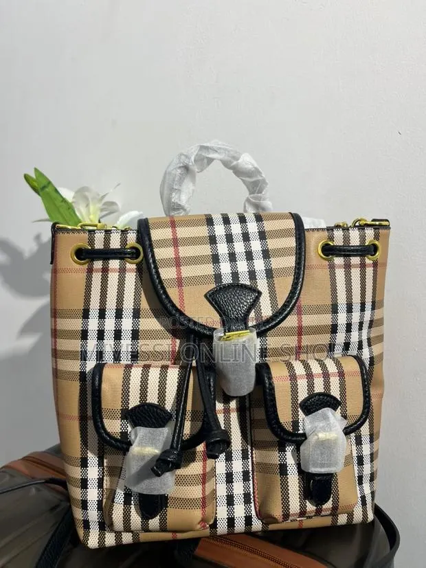 Ladies Backpack · Photo 1
