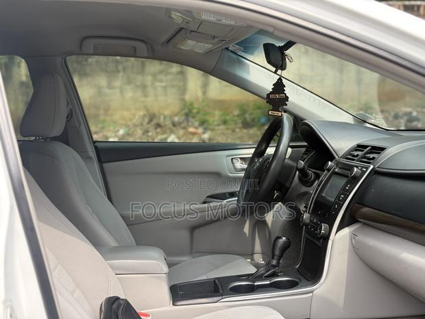 Toyota Camry 2016 White · Photo 7