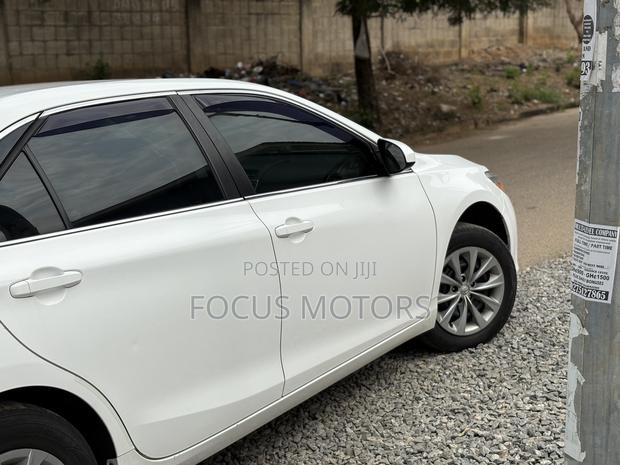 Toyota Camry 2016 White · Photo 5