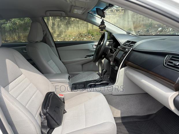Toyota Camry 2016 White · Photo 8