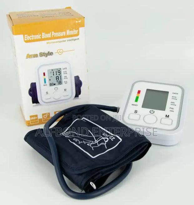 Fully Automatic Arm Style Electronic Blood Pressure Monitor · Photo 2