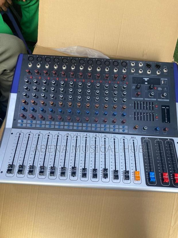 Yamaha 12 Channel Power Mixer (Kv12) · Photo 2