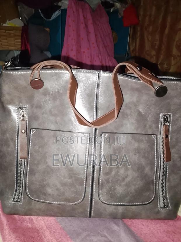 Highly Trending Ladies Handbag · Photo 3