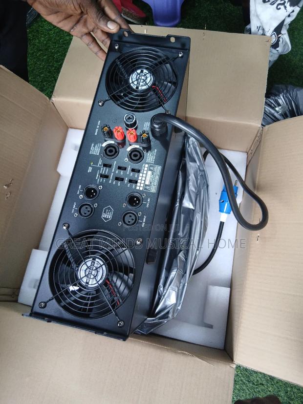 Ev E7300 Power Amplifier · Photo 3